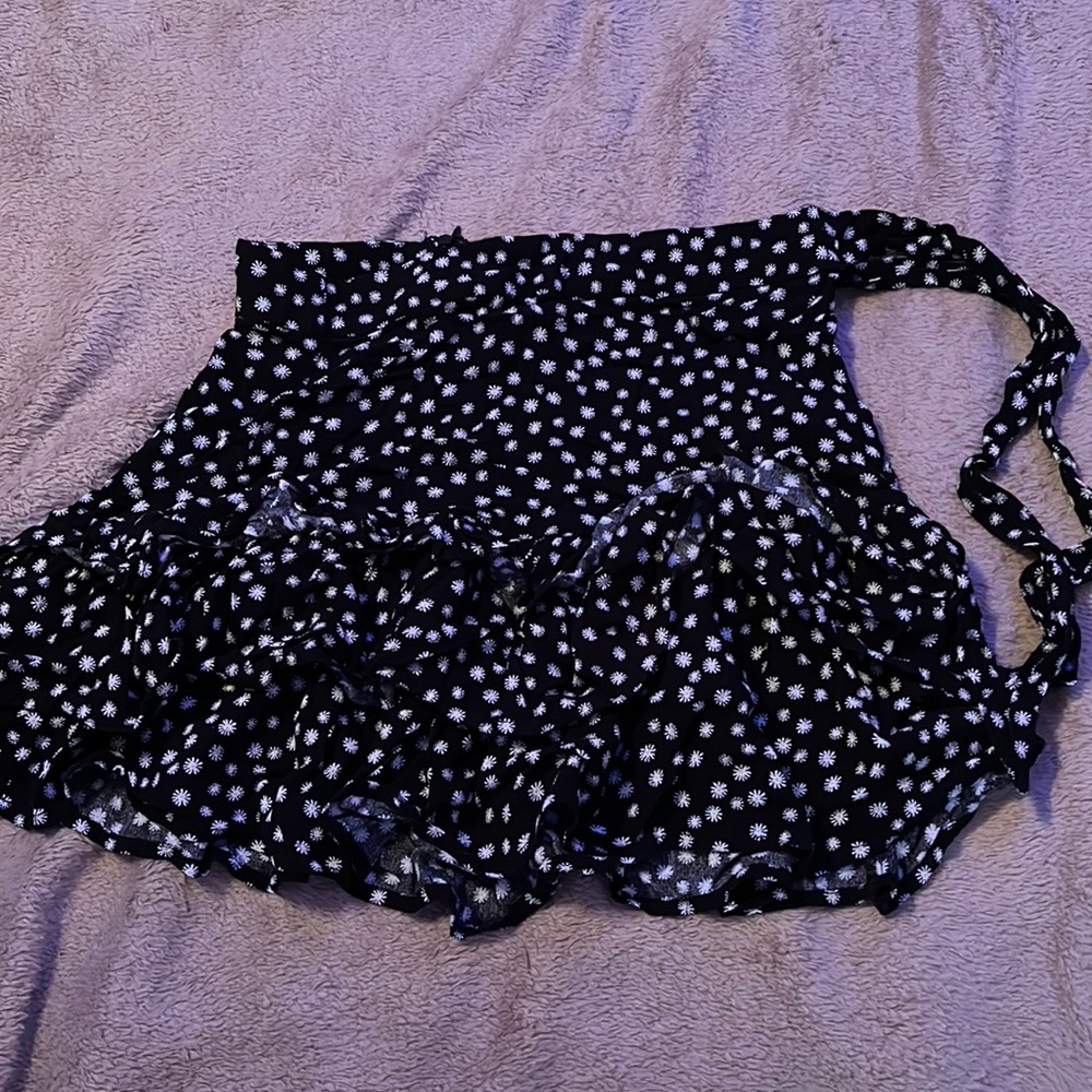 Forever 21 Black Floral Flowy Skirt